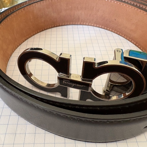 Salvatore Ferragamo Men’s Gancini Reversible Leather Belt - Picture 2 of 2